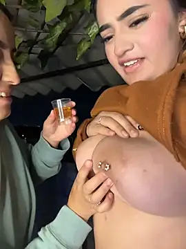 Antonella_Julieta webcam