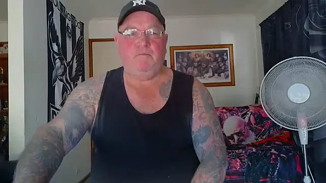 KINKYBLUEYES69 webcam