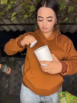 Antonella_Julieta webcam