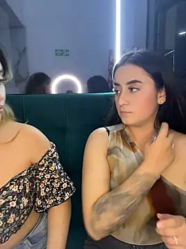 Antonella_Julieta webcam