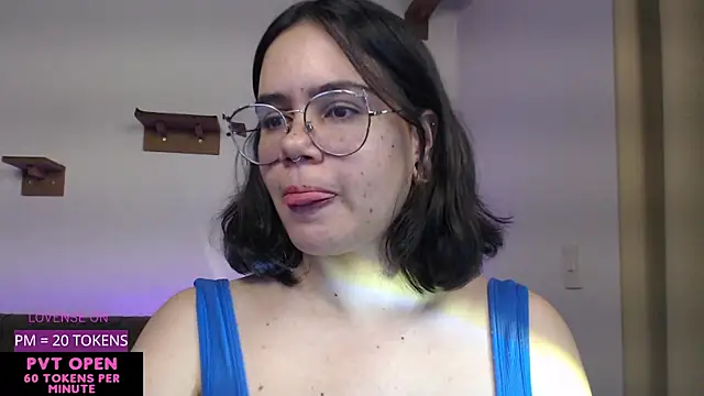 Velvetcrystall webcam