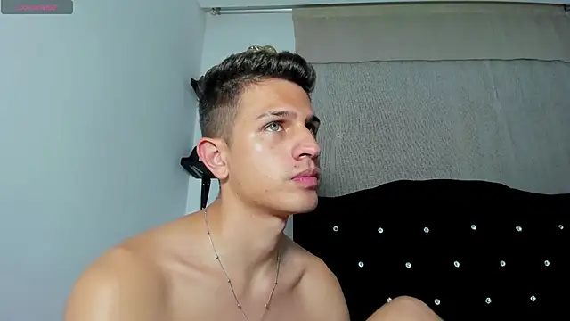 kevin_ahss (M young) - #big-cocks #bisexuals #brunettes #cam2cam #colombian #dirty-talk #ejaculation #fingering #handjob #hd #latin #middle-priced-privates #pov #pump #recordable-privates #recordable-publics #sexting #shower #skinny #small-audience #spanish-speaking #young