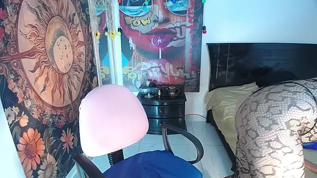 coralinee101_ webcam