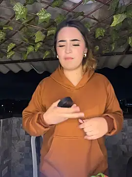 Antonella_Julieta webcam