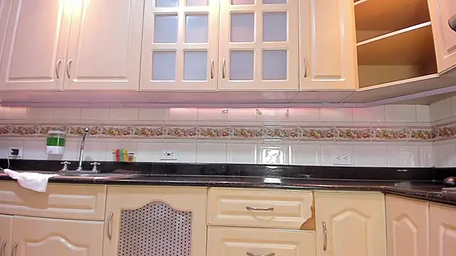 sophiarivera18 - SophiaRivera18's free webcam - UK Sex Cams