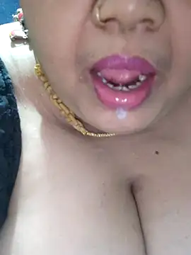 tamilthanushri webcam