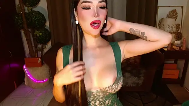 MouthWatering_Ayesha webcam