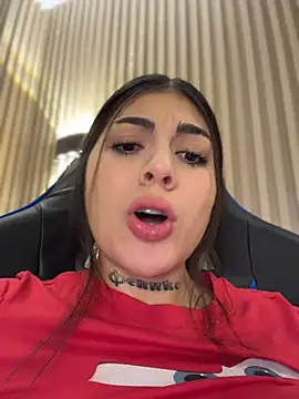  Sarasanders_4 chat room