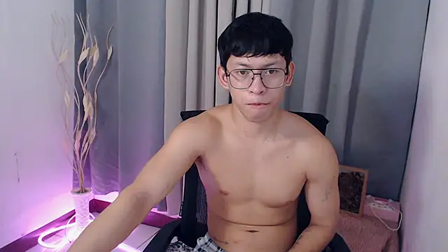 pinkcock_froi2305 webcam