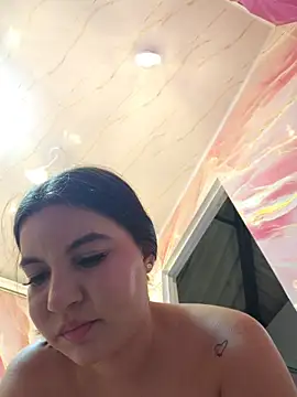 Pretty_Julieta webcam