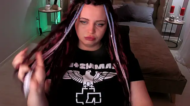 Miss_Maya_Mils webcam