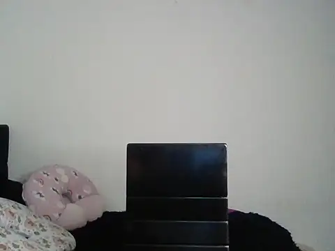 Mia_352 webcam