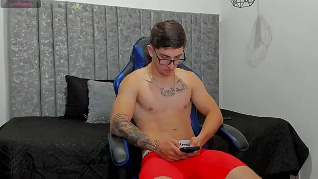 Calvin_Hunter webcam