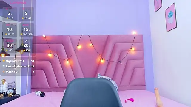 bigcurvymoomy webcam