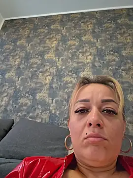 RuxyHuge42ETT webcam