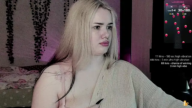 strawberry_elfcat webcam