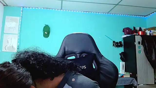 sensitive_brunette webcam