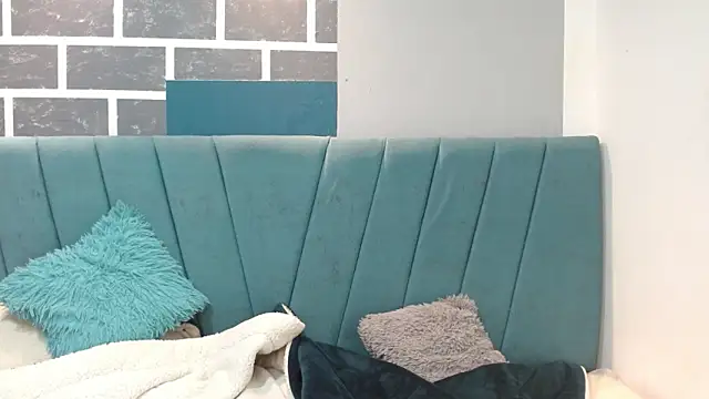 sweet_kitty_05 - Sweet_kitty_05's free webcam - UK Sex Cams