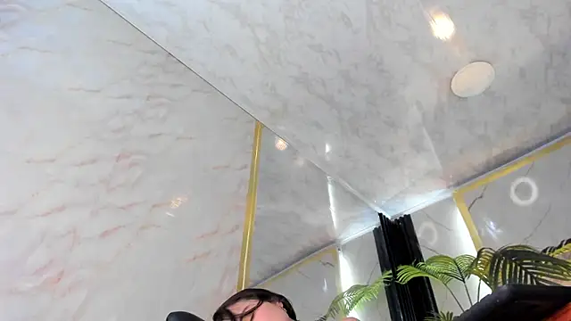 VictoriaKyros webcam