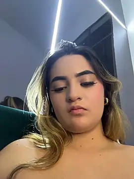 Antonella_Julieta webcam