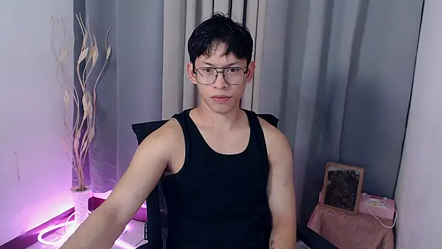 pinkcock_froi2305 webcam