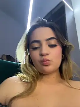 Antonella_Julieta webcam