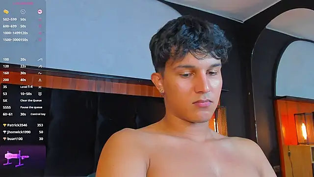 Leo_Savage_ webcam