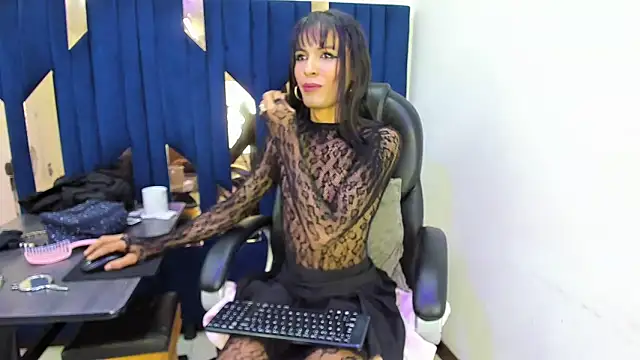 Aisha_hotts777 webcam