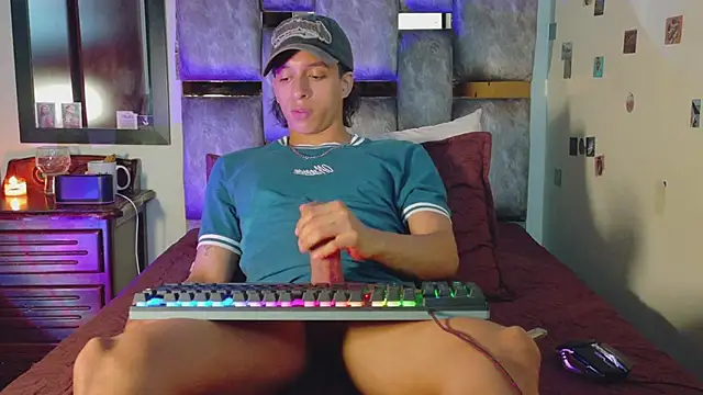 dannyphantom555 - DannyPhantom555's free webcam - UK Sex Cams