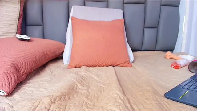 melany_roberts_ webcam