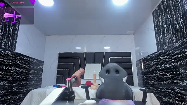 Ladyy_Scarlett webcam