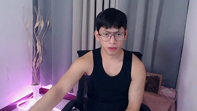 pinkcock_froi2305 webcam