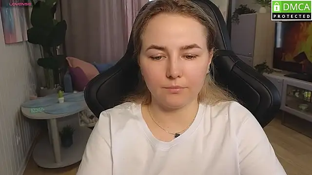 Mira_Mermayd live sex cam