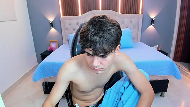 Tommy18__ webcam