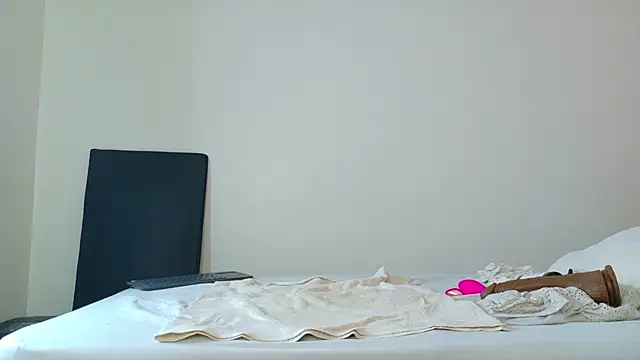 SeleneGibson__ webcam