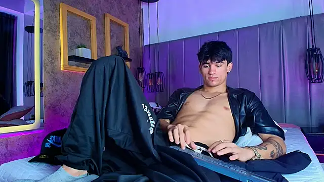 The_BossCrown webcam