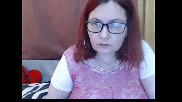 PlayfullMature webcam