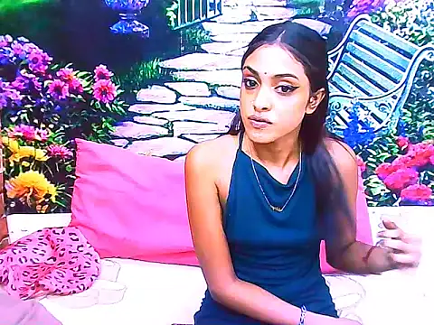 IndianPretty14u2Luv webcam