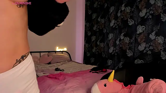 AnnexedPistol's room