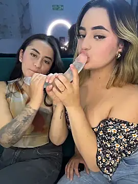 Antonella_Julieta webcam