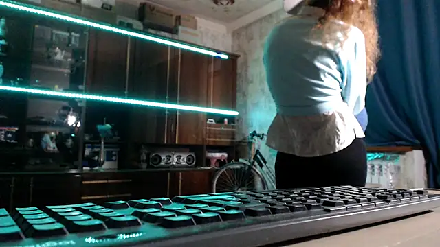 pa1e_pr1ncess (F young) - spicy peak