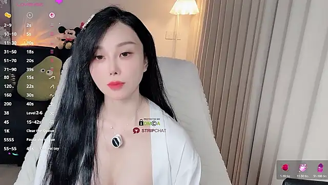 美女Xiatian520_在线直播