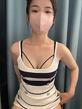 gougou13 live sex cam