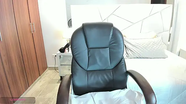 Natasha_Kiim_ webcam