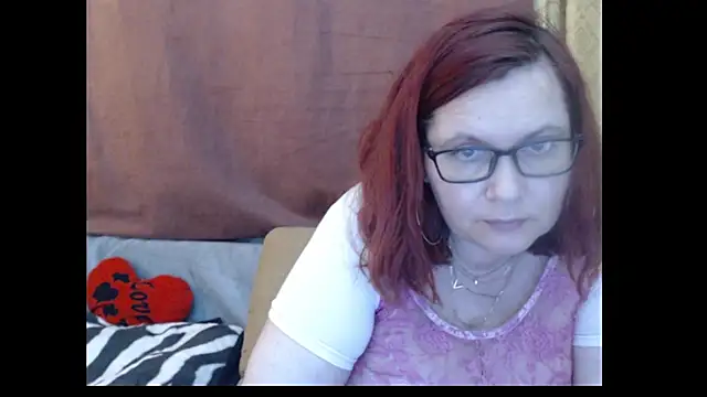 PlayfullMature webcam