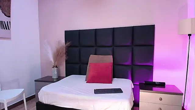 Zamira_Taylor webcam