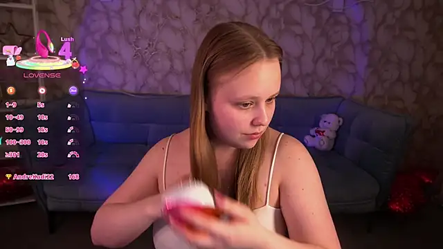 crystallpaws - CrystallPaws's free webcam - UK Sex Cams