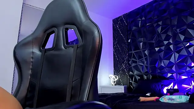 ariadnaloren - AriadnaLoren's free webcam - UK Sex Cams