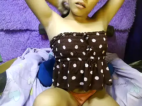 kiffy_miley79 - Kiffy_miley79's free webcam - UK Sex Cams