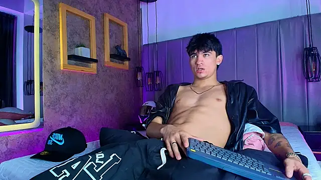 The_BossCrown webcam